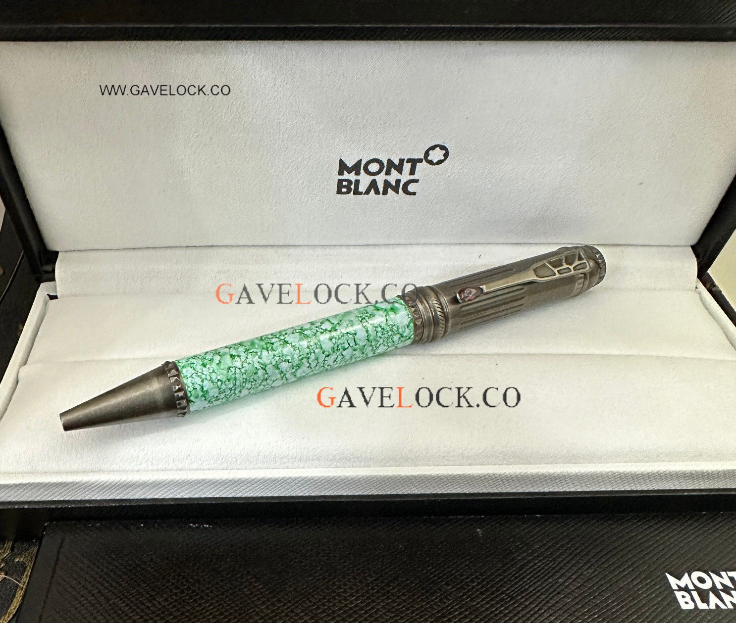Antique Copy Montblanc Ballpoint Scipione Borghese Green Pen